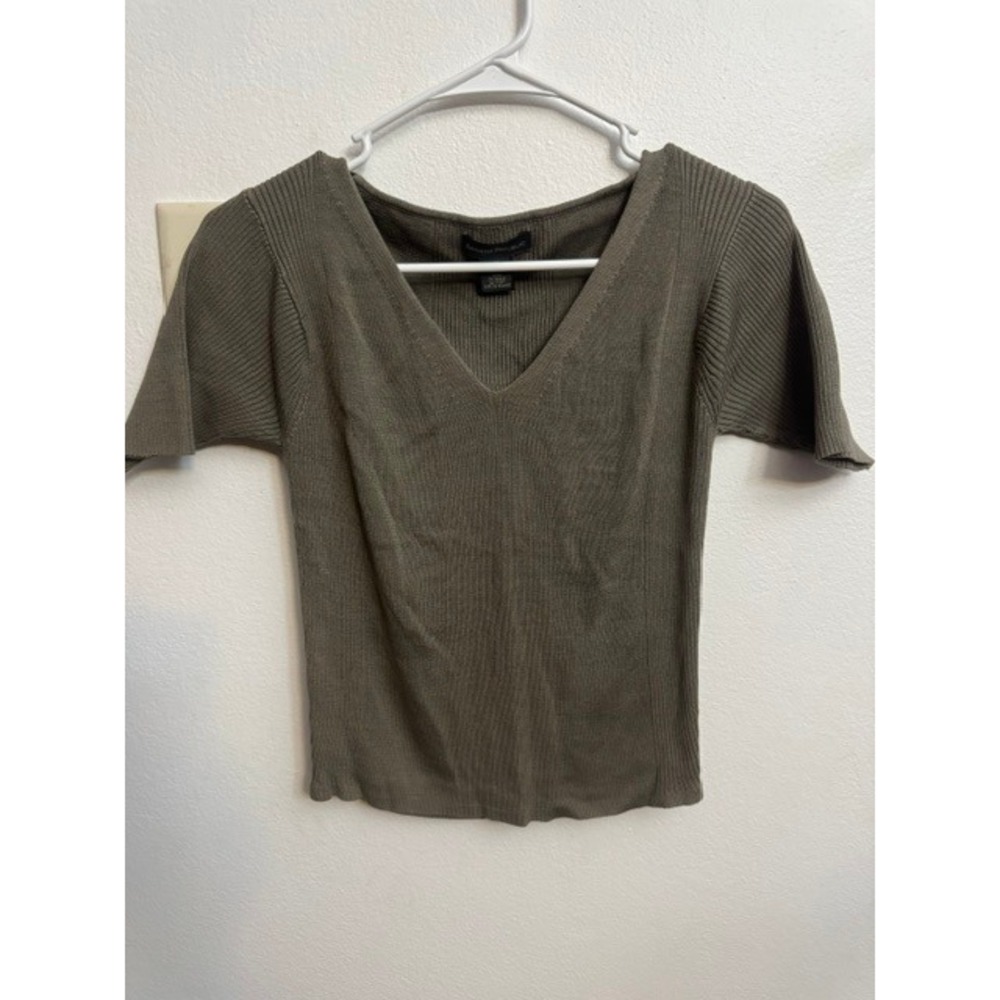 Vintage Banana Republic 100% Silk Knit V-Neck Short Sleeve Sweater Olive Green